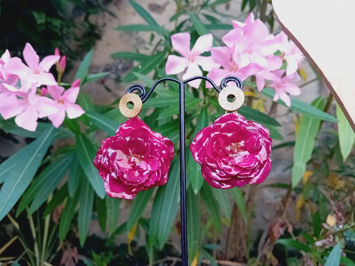 Boucles d'oreilles roses rouges