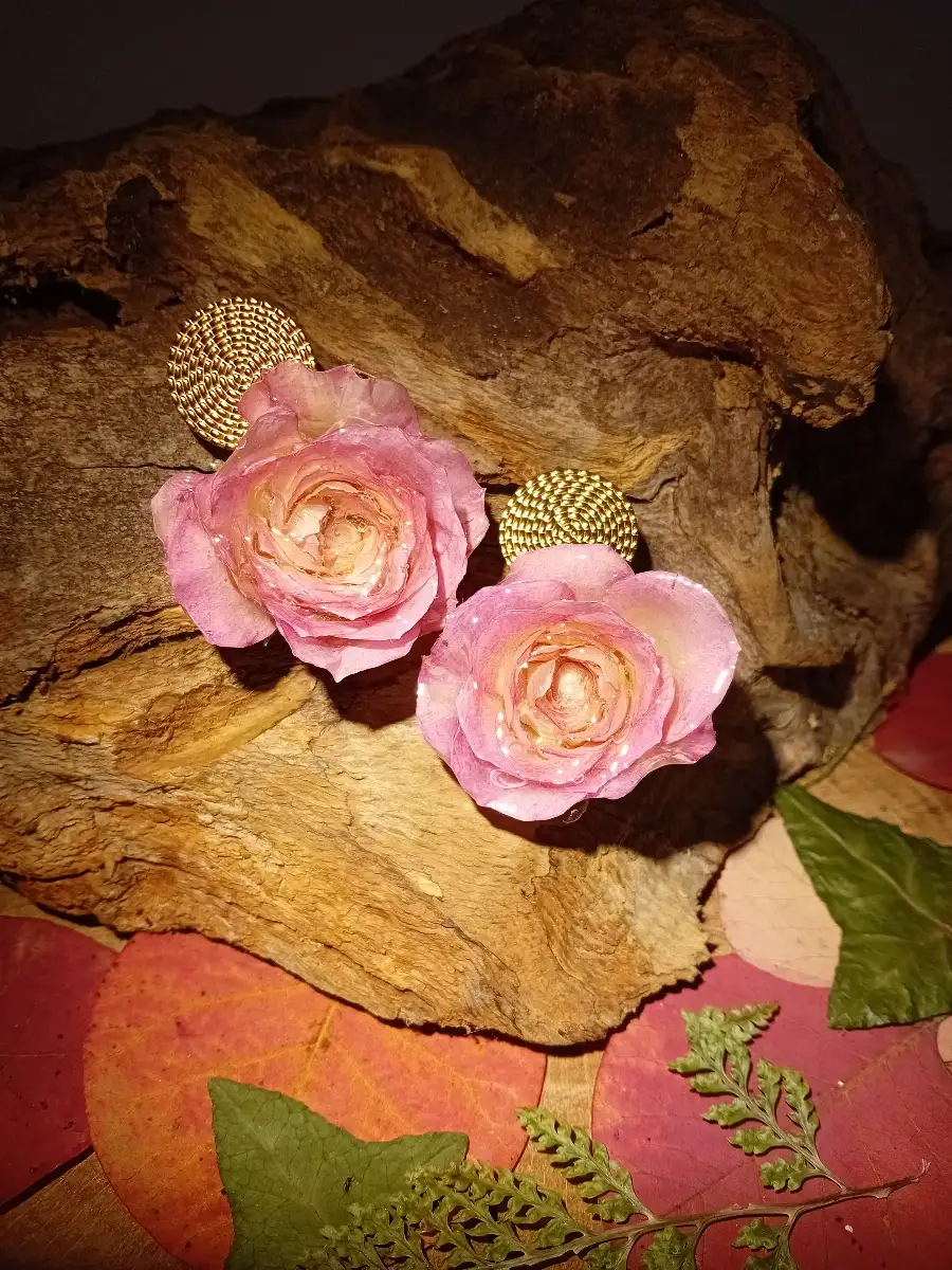 Boucles d'oreilles boutons de roses